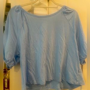 Aerie size medium, rarely worn- great condition, loose fit, puffy sleeve, soft